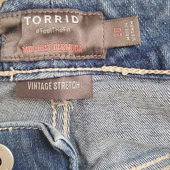 Torrid Womens Vintage Stretch Distressed Mid Rise Bermuda Shorts - Size 20 - Picture 7 of 7